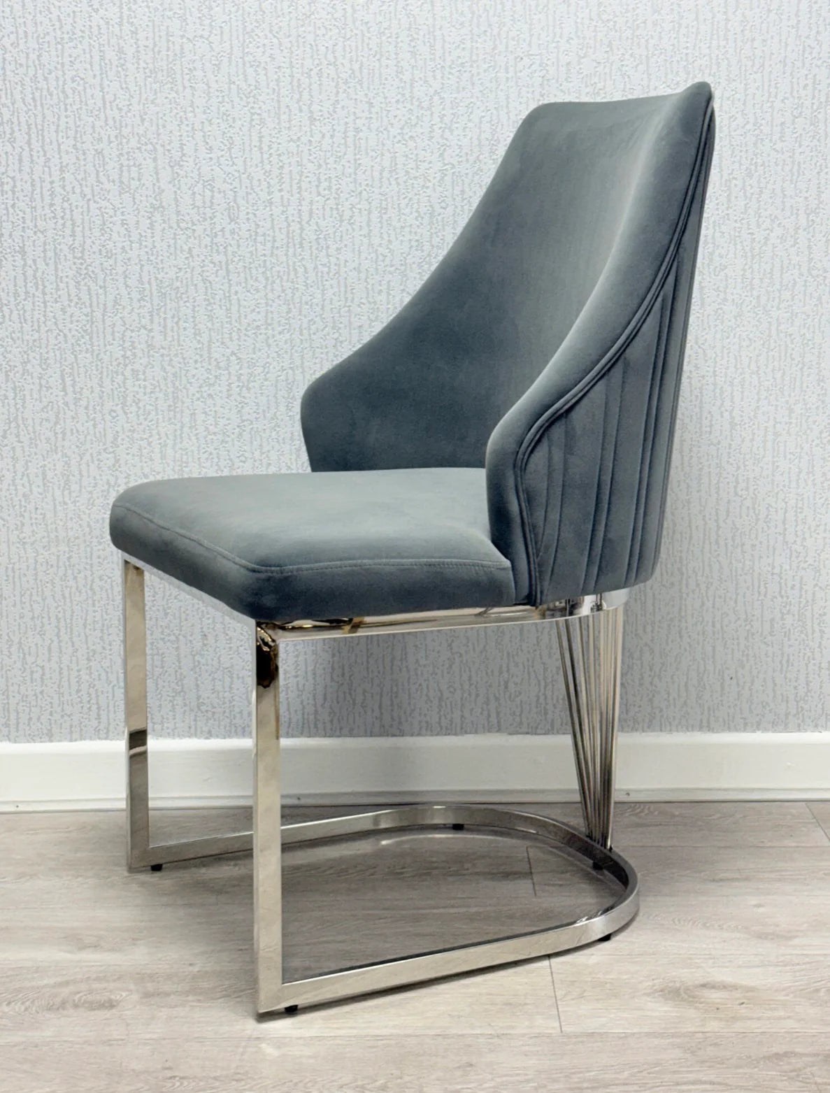 Louis Chrome Round Marble 130cm Dining Table With Carlton Velvet Dining Chairs